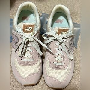 👞NB 574 Shoes. Pink woman’s size 9. Only worse a few times!